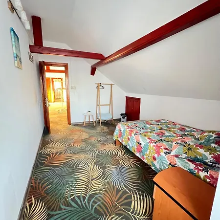 Karina Beachfront Pensiune